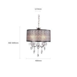 Lampadario classico tradizionale in metallo cromato con cristalli trasparenti