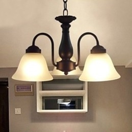 Lampada a sospensione classica in metallo e vetro bianco