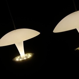 Lampada a sospensione moderna in metallo dipinto con paralume bianco in acrilico, 3 LED integrati