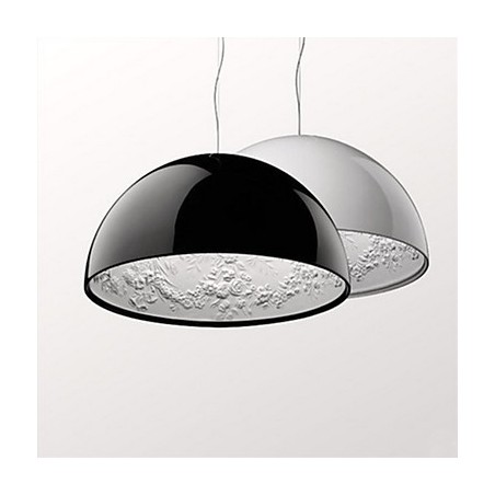 Lampada a sospensione moderna in resina dipinta con paralume in vetro bianco