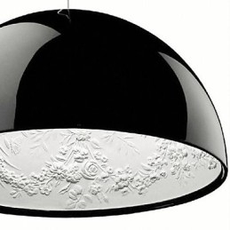 Lampada a sospensione moderna in resina dipinta con paralume in vetro bianco