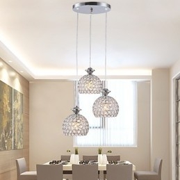 Lampada a sospensione in cristallo moderna e contemporanea a 3 teste