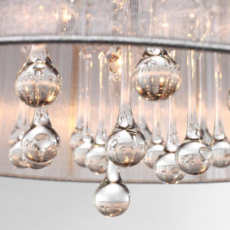 Lampadario classico tradizionale in metallo cromato e cristallo