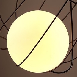 Lampada a sospensione retrò in metallo nero con paralume in vetro bianco