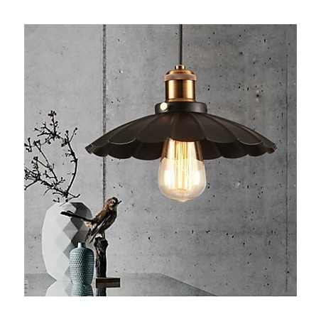 Lampadario a sospensione vintage in ferro battuto con paralume nero
