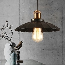 Lampadario a sospensione vintage in ferro battuto con paralume nero