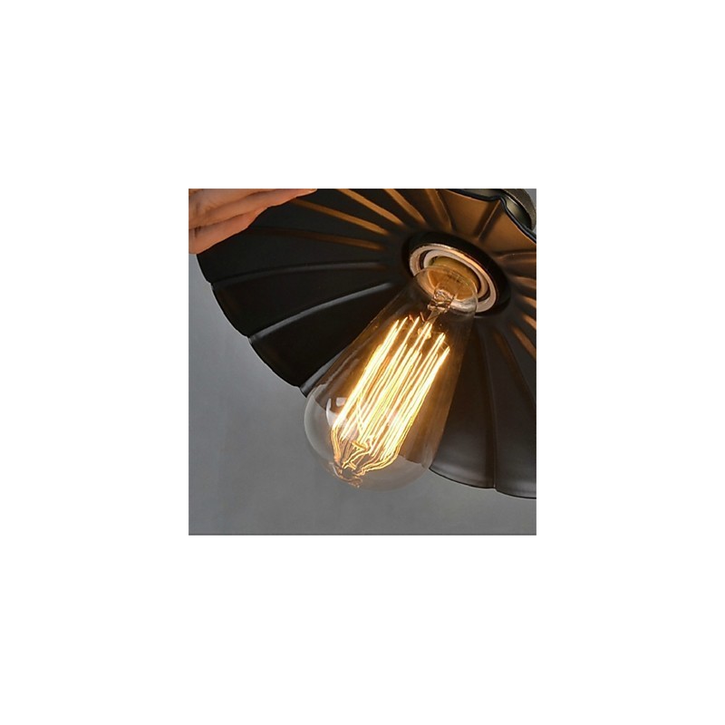 Lampadario a sospensione vintage in ferro battuto con paralume nero