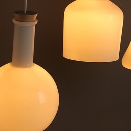 Lampada a sospensione Droplight in vetro bianco, stile contemporaneo
