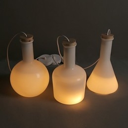 Lampada a sospensione Droplight in vetro bianco, stile contemporaneo