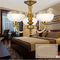 Lampadario a sospensione in metallo dorato e vetro beige, 3 luci E26/E27