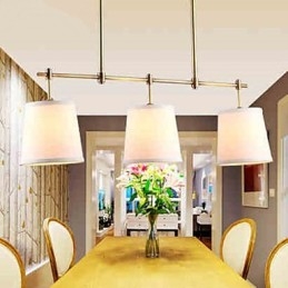 Lampada a sospensione classica in cristallo e metallo finitura ottone, 3 lampadine