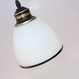 Lampadario a sospensione vintage in metallo e vetro bianco, 3 lampadine E26/E27