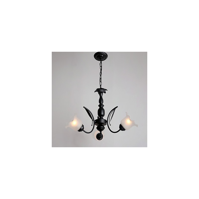 Lampadario classico tradizionale in metallo dipinto con paralume in vetro bianco