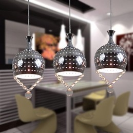 Lampada a sospensione a 3 luci in cristallo e metallo moderna