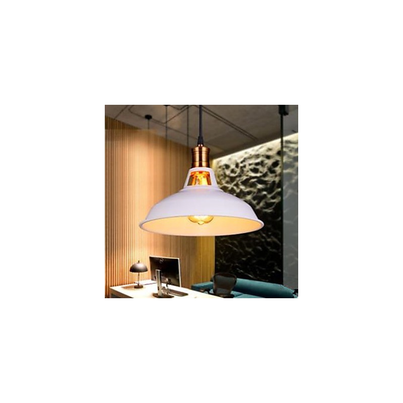 Lampadario rétro in ferro battuto e metallo con finitura bronzo lavorata