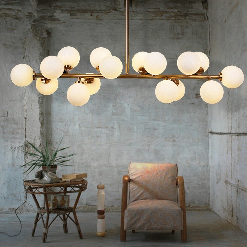 Lampadario contemporaneo a 16 luci con paralume in vetro e struttura in metallo