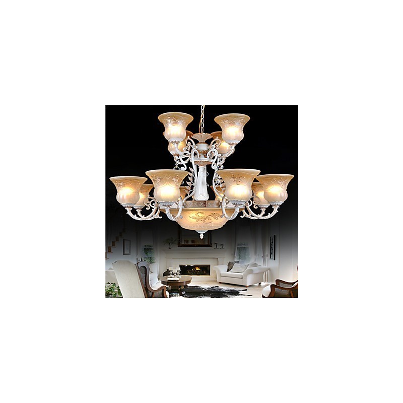 Lampadario classico bianco a 15 luci con paralumi in vetro e decorazioni dorate in cristallo