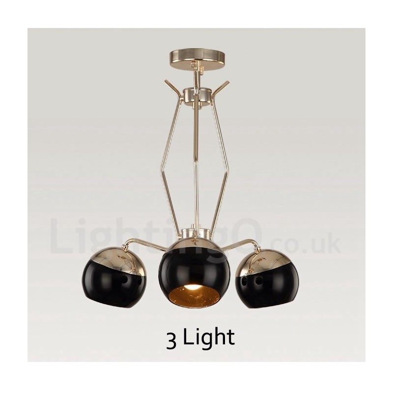 Lampadario contemporaneo in metallo a 3 luci con paralumi in vetro 45 x 60 cm