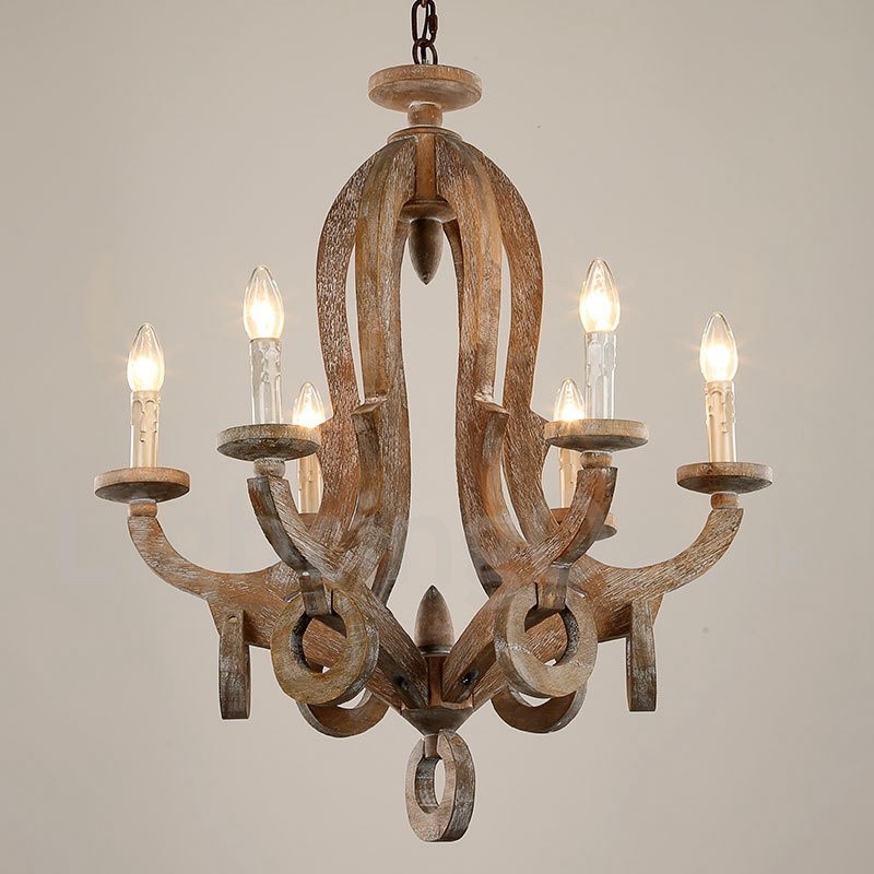 Lampadario vintage in legno chiaro a 6 luci