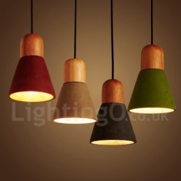 Lampada a sospensione in legno e resina multicolore