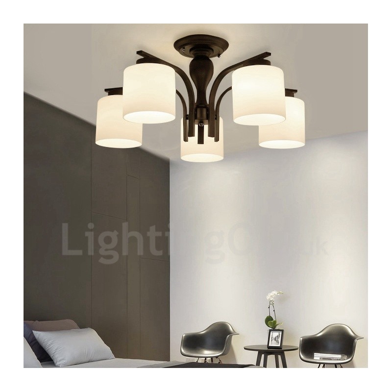 Lampadario country in metallo a 5 luci con paralumi in vetro