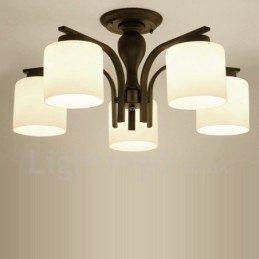 Lampadario country in metallo a 5 luci con paralumi in vetro