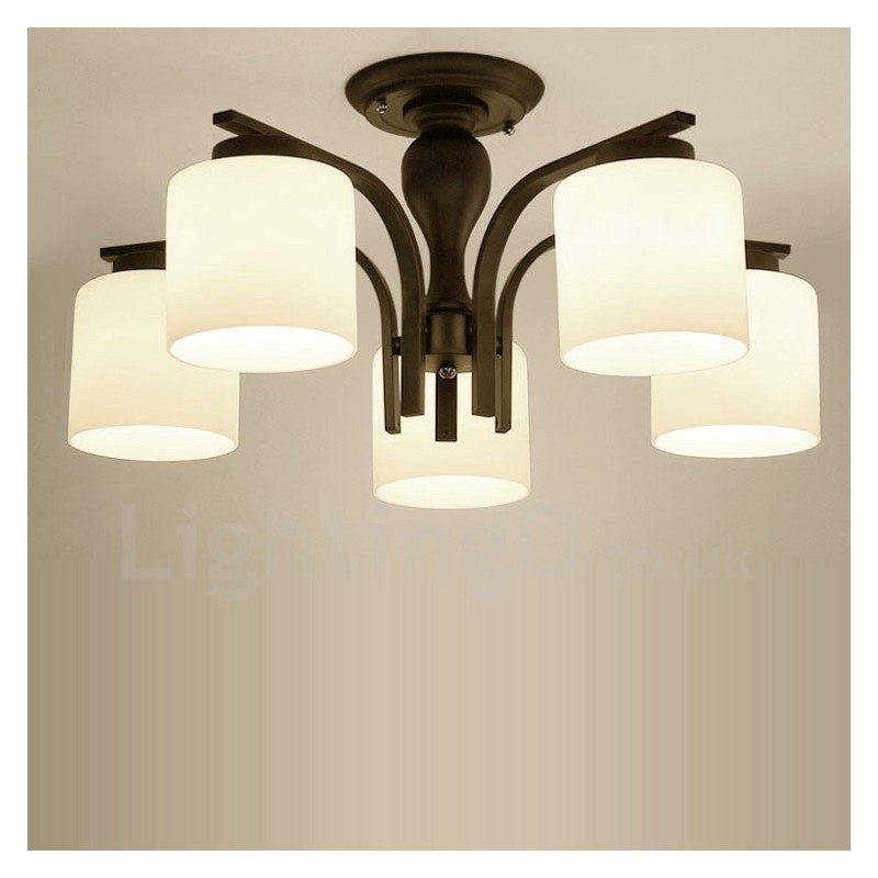 Lampadario country in metallo a 5 luci con paralumi in vetro
