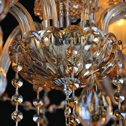 Lampadario classico in cristallo e vetro a 6 luci