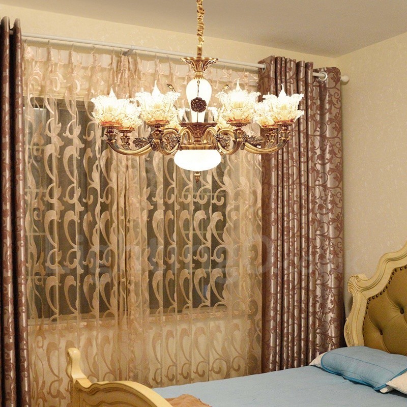 Lampadario classico in metallo con LED integrato 8 luci 80x50 cm