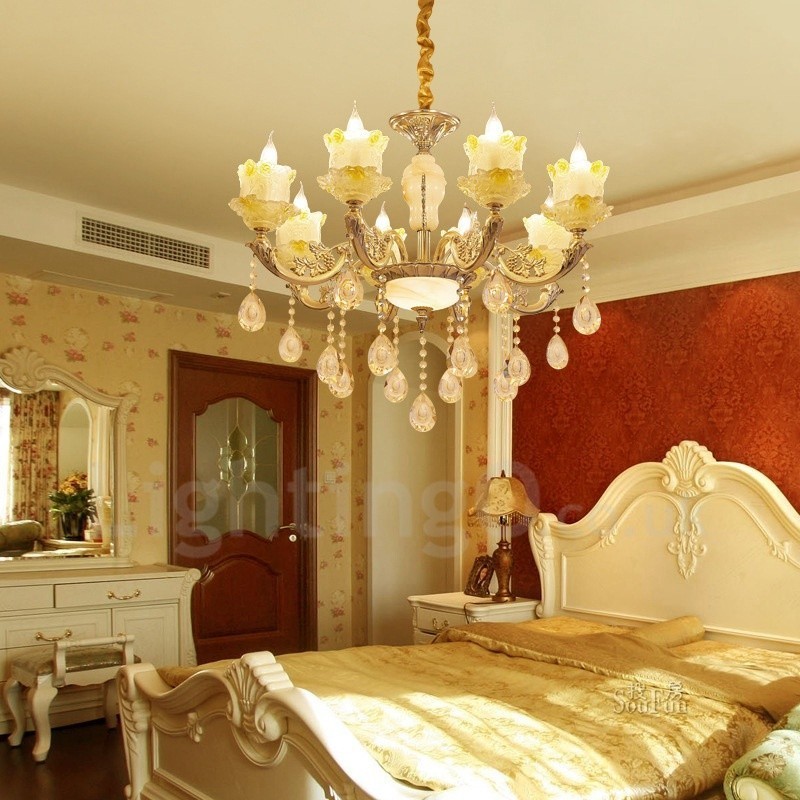 Lampadario classico in metallo con LED integrato 8 luci 80x65 cm