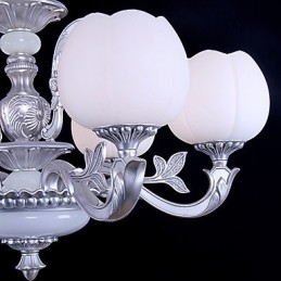 Lampadario moderno contemporaneo in metallo e vetro bianco