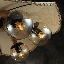 Mini lampadario vintage in metallo beige con paralume in tessuto giallo