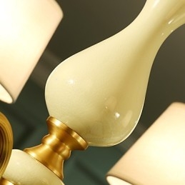 Lampadario in metallo con decorazioni in ceramica, stile country