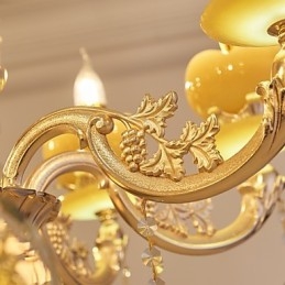 Lampadario classico in lega di zinco e cristallo