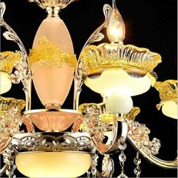 Lampadario classico tradizionale elettroplaccato in metallo e cristallo, 8 lampadine