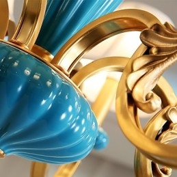 Lampadario in ottone con decorazioni in ceramica KP