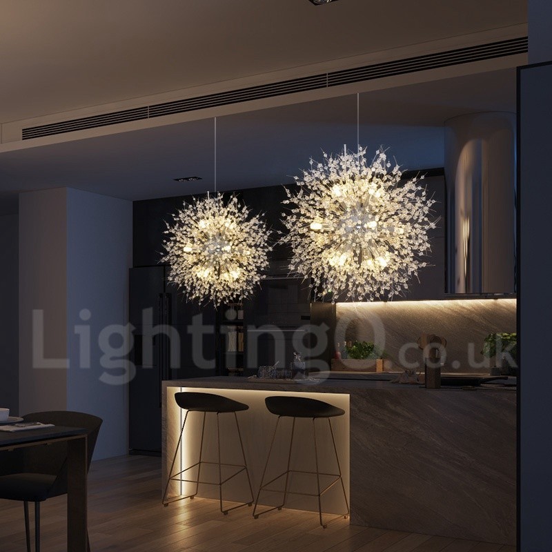 Lampadario a globo in metallo cromato e cristallo effetto dente di leone