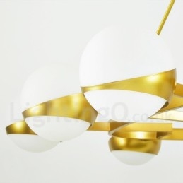 Lampadario moderno contemporaneo a 9 luci placcato rame con paralumi in vetro sferici bianco e oro 110x80 cm