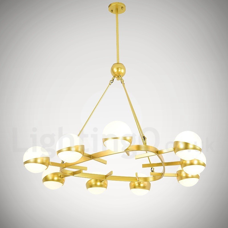 Lampadario moderno contemporaneo a 9 luci placcato rame con paralumi in vetro sferici bianco e oro 110x80 cm