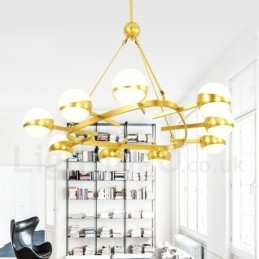 Lampadario moderno contemporaneo a 9 luci placcato rame con paralumi in vetro sferici bianco e oro 110x80 cm