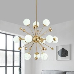 Lampadario da soffitto contemporaneo a 12 luci con placcatura in rame e paralumi in vetro a sfera bianca 80x80 cm