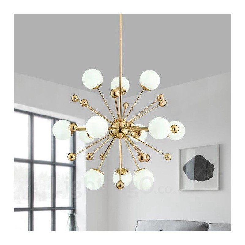 Lampadario da soffitto contemporaneo a 12 luci con placcatura in rame e paralumi in vetro a sfera bianca 80x80 cm