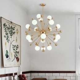 Lampadario moderno contemporaneo 18 luci con placcatura in rame e paralumi in vetro a sfera bianca