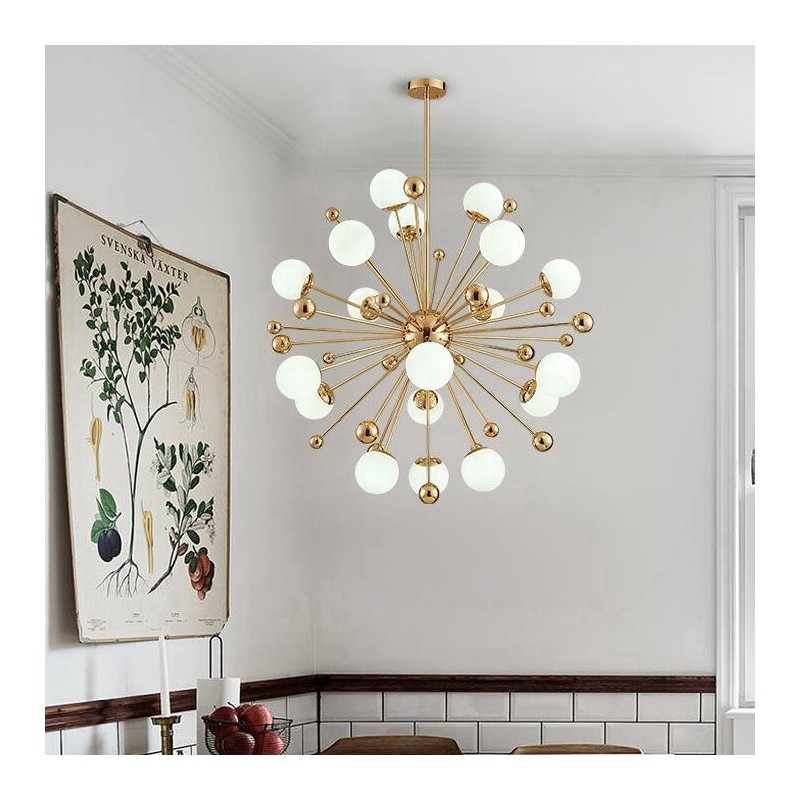 Lampadario moderno contemporaneo 18 luci con placcatura in rame e paralumi in vetro a sfera bianca