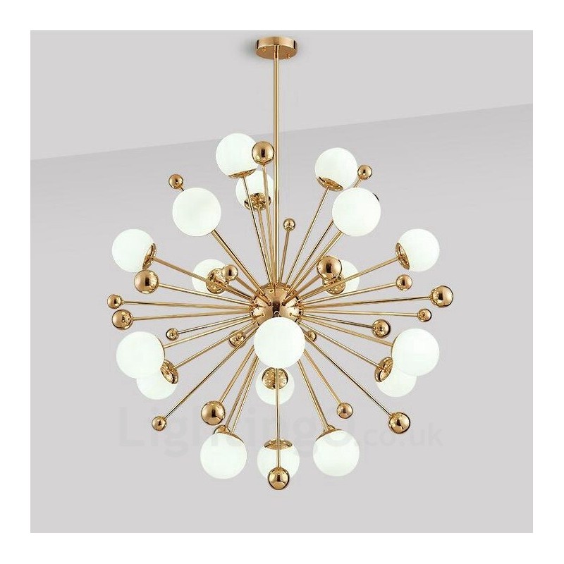 Lampadario moderno contemporaneo 18 luci con placcatura in rame e paralumi in vetro a sfera bianca