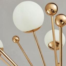Lampadario moderno contemporaneo 18 luci con placcatura in rame e paralumi in vetro a sfera bianca