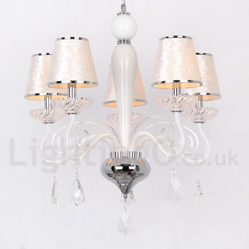 Lampadario contemporaneo a 5 luci stile candela in cristallo K9 bianco