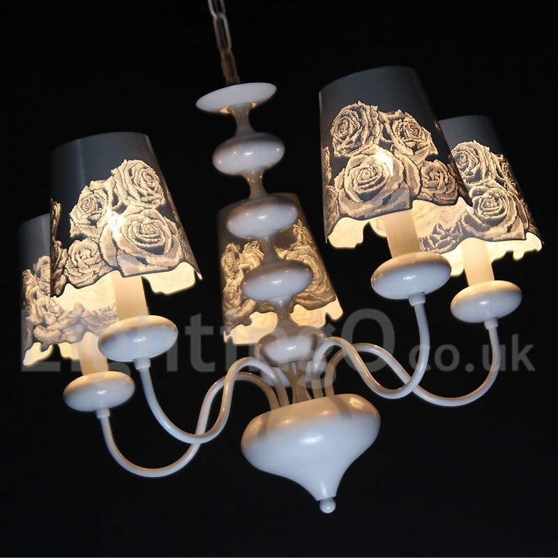 Lampadario moderno contemporaneo bianco a 5 luci stile candela con paralumi in tessuto