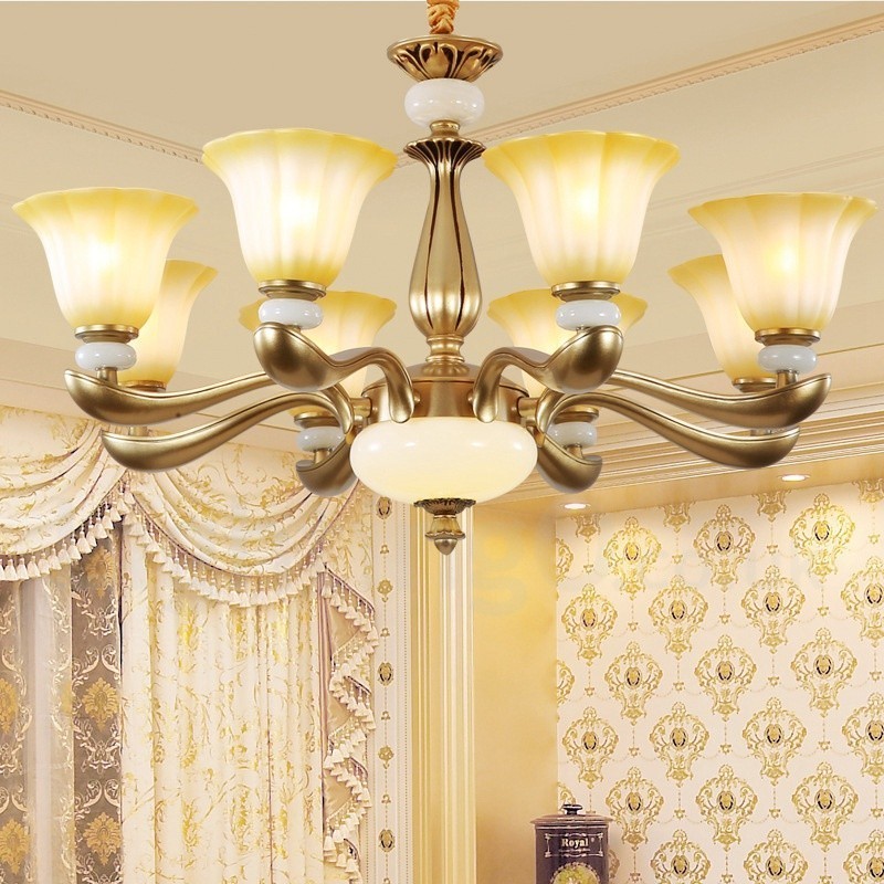 Lampadario classico retrò 8 luci in lega di zinco con paralumi in vetro E27