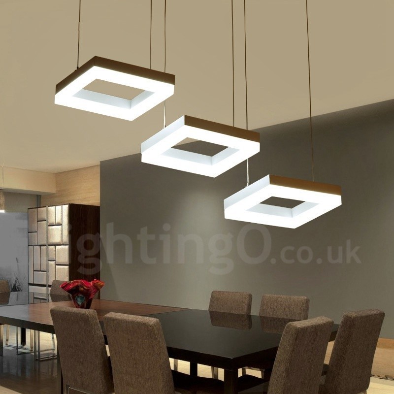 Lampada a sospensione contemporanea a 3 luci in lega di alluminio con paralume in acrilico, diametro 70 cm